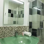 Appart'azur - Hyper Centre Mairie - Parking Facile - Wifi - Lit Confort Kingsize Apartment