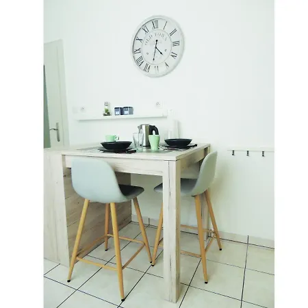 Lägenhet Appart'azur - Hyper Centre Mairie - Parking Facile - Wifi - Lit Confort Kingsize