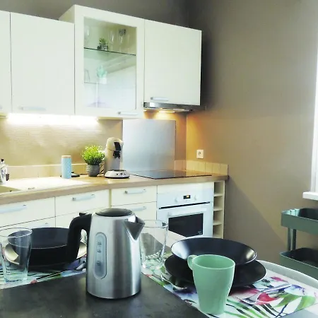 Appart'azur - Hyper Centre Mairie - Parking Facile - Wifi - Lit Confort Kingsize Lägenhet