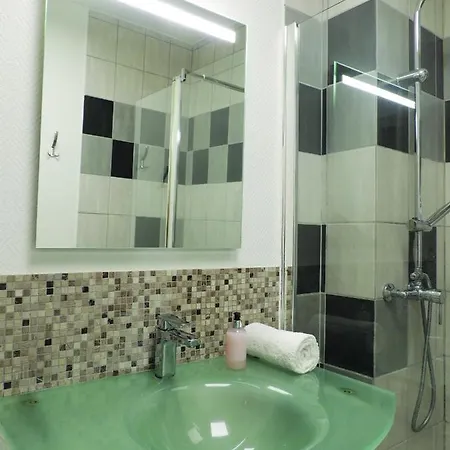 Appart'azur - Hyper Centre Mairie - Parking Facile - Wifi - Lit Confort Kingsize Lägenhet