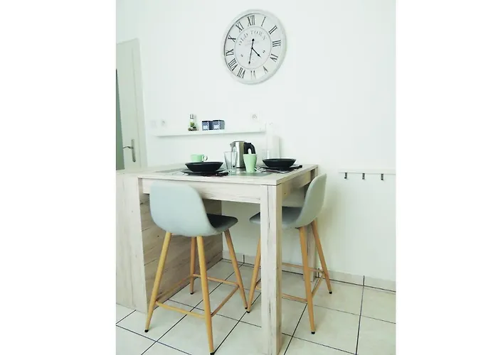 شقة Appart'azur - Hyper Centre Mairie - Parking Facile - Wifi - Lit Confort Kingsize